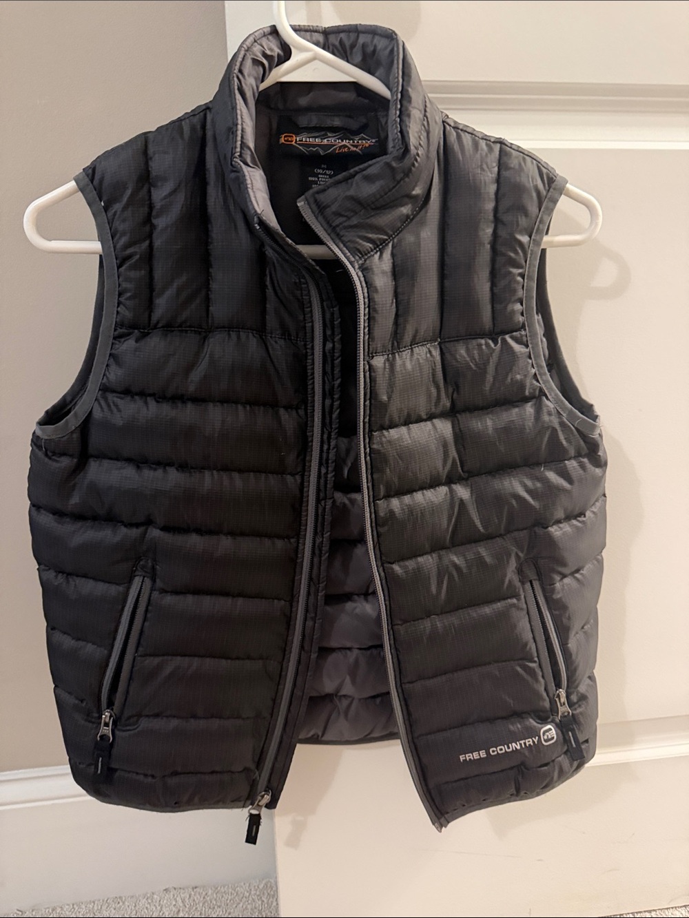 Free Country Men's Black Quilted Puffer Vest with Stand Collar